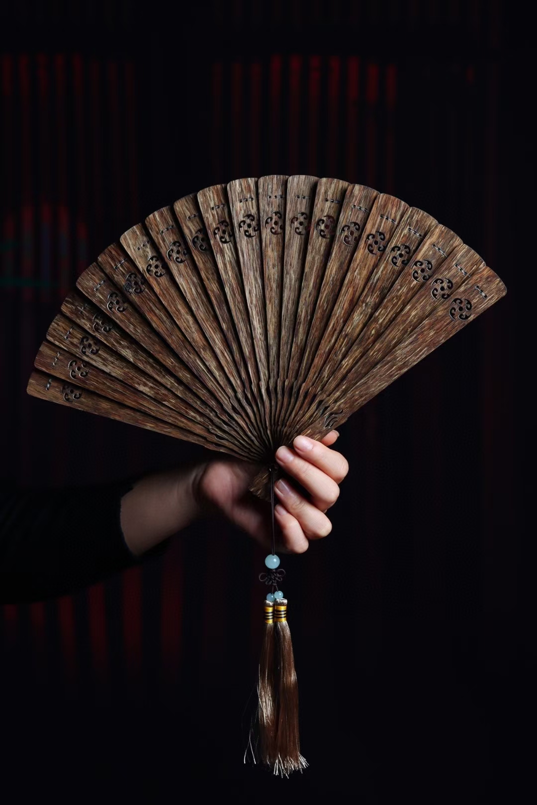 被誉为"绿色黄金"可被种植的黄金——越南芽庄沉香扇子