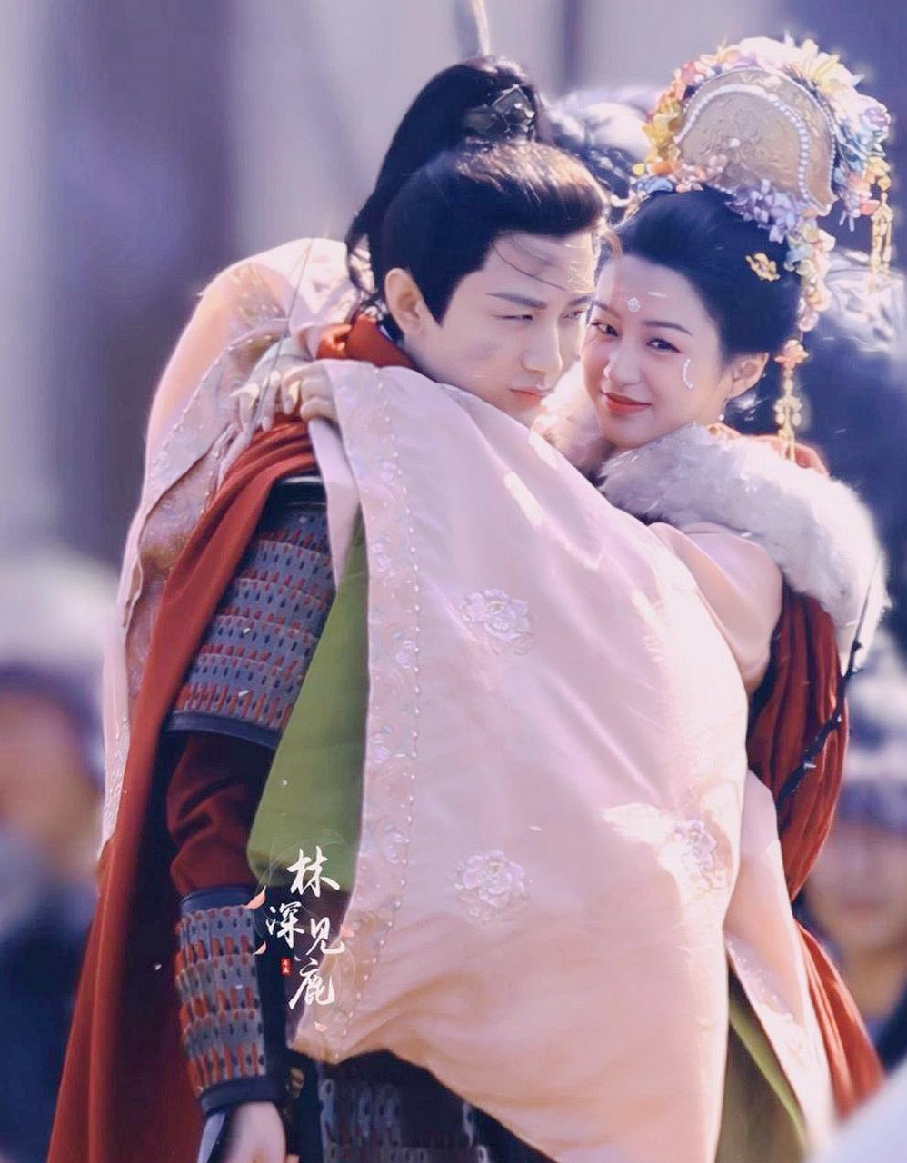 看成毅的表情,感觉和杨紫一起拍戏是最自然也最幸福的感觉.