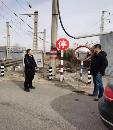 市工信局加强铁路无人看守道口安全检查