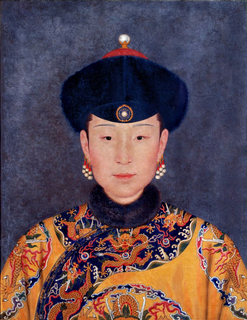 一件龙袍,4000米金线,藏了多少条龙?|新知