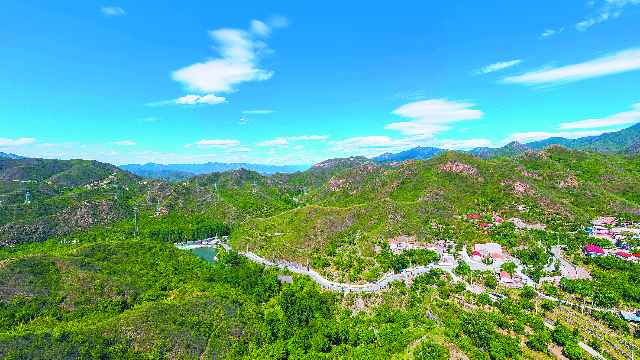 位于昌平区流村镇南部边远地区的狼儿峪村,是一个历史悠久,保存完好的