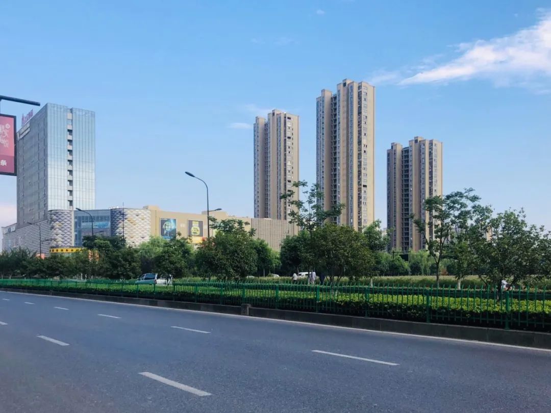 从流摇到漏夜抢房 崇贤顺利逆袭!但一二手房还没倒挂