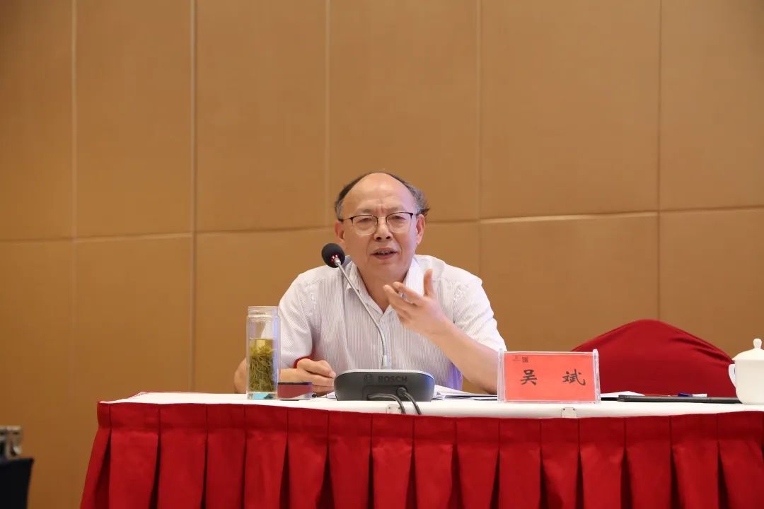 授课教师省人大法制委主任委员,常委会法工委主任  吴斌授课内容