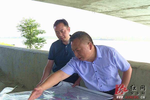 安乡:刘德平督导检查防汛工作