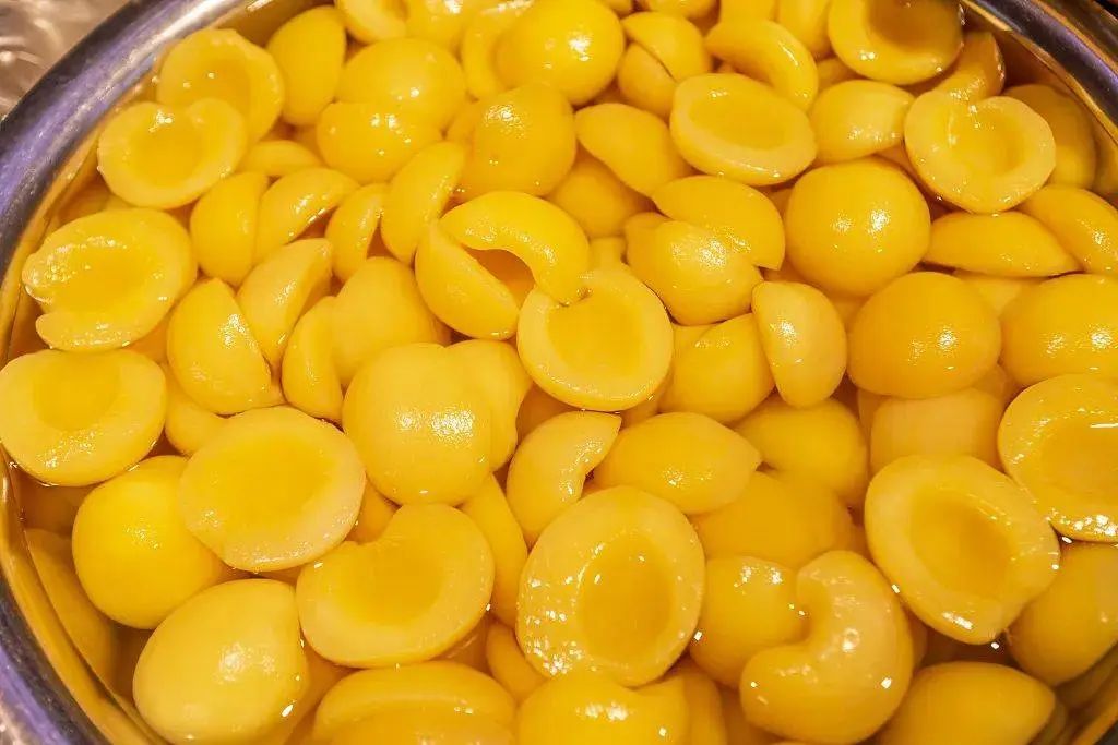 东北人独宠黄桃罐头的原因找到了!不止是美食,更是一种精神寄托