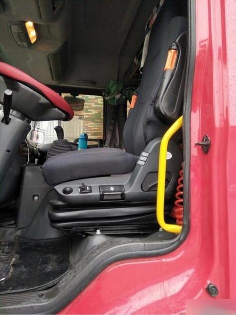 Conjunto de asiento derecho HOWO - Vista lateral