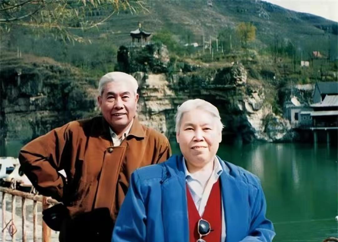 八一厂男星李炎:银幕高干专业户,与妻子相守一生,70岁因病去世