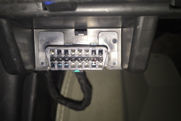 汽车obd接口在哪里?汽车obd接口在哪可以接几个