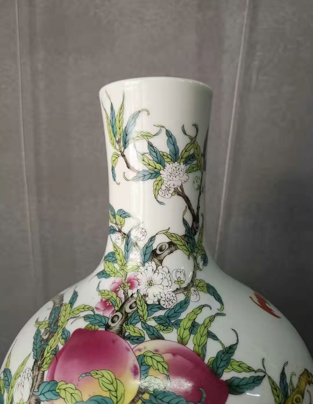 粉彩瓷花瓶,瓷器中的花仙子