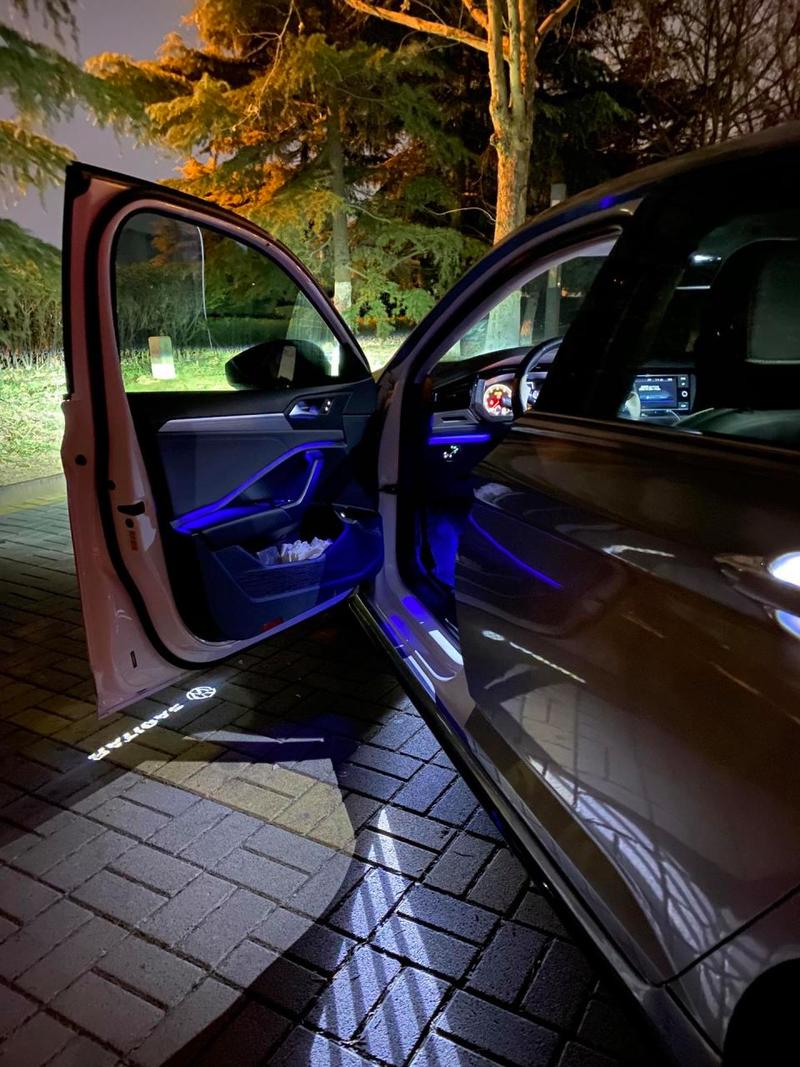 若想让速腾的氛围灯在白天亮起,有几种简单的方式可以实现