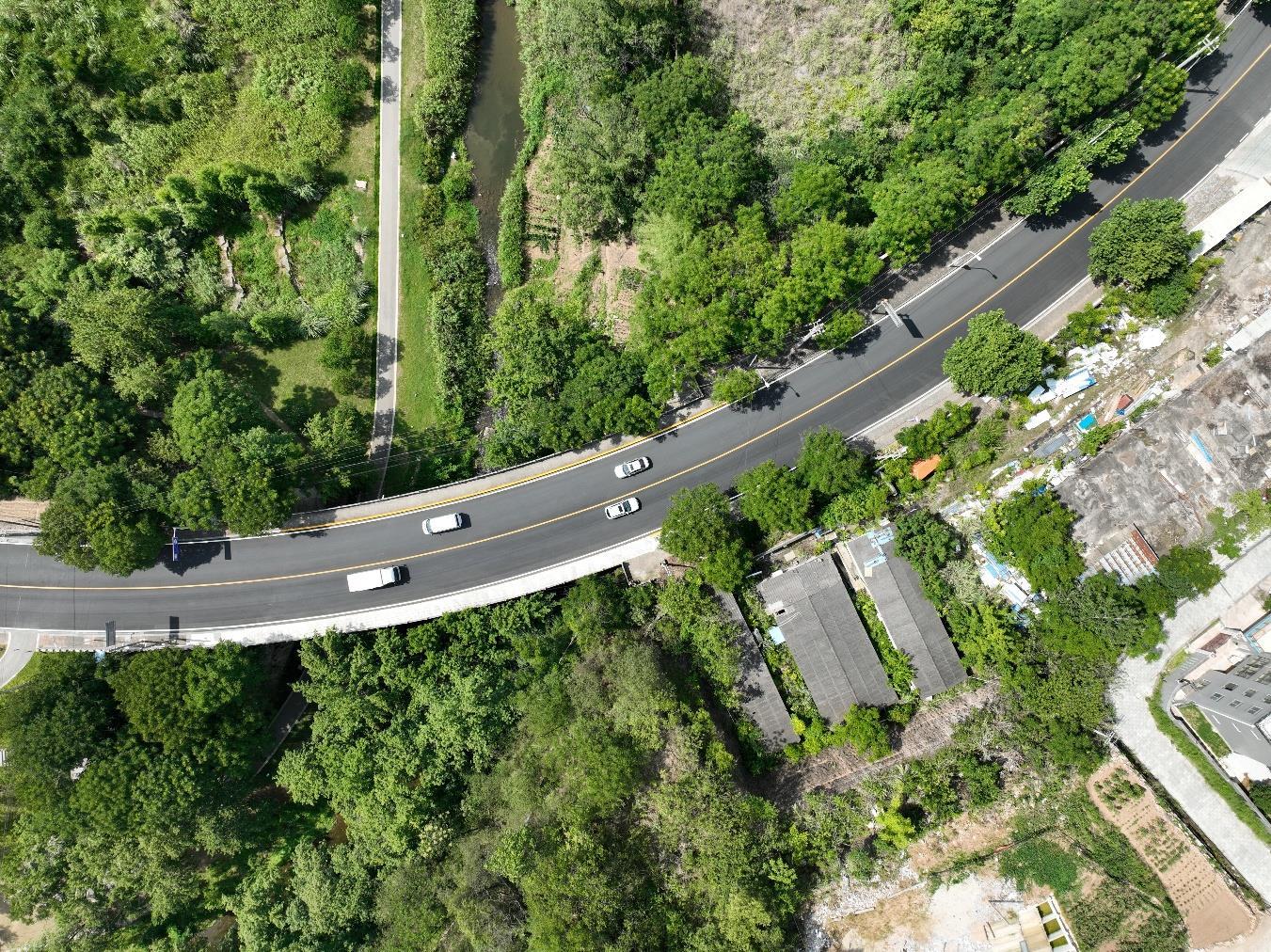 图二：宜昌城区公路部门对S254 K0-K10段实施预防性养护.png