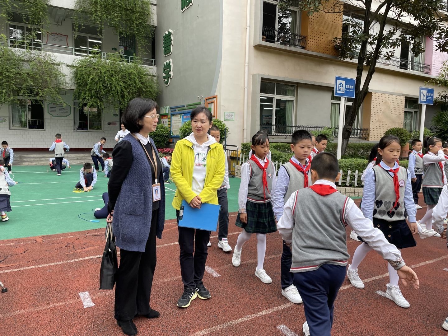 责任督学向军到成都市驷马桥小学校 开展"督学开放日"活动