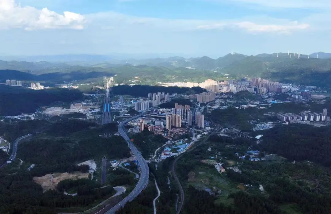 走进县城看发展之二十七贵州龙里用好区位优势提升县域实力