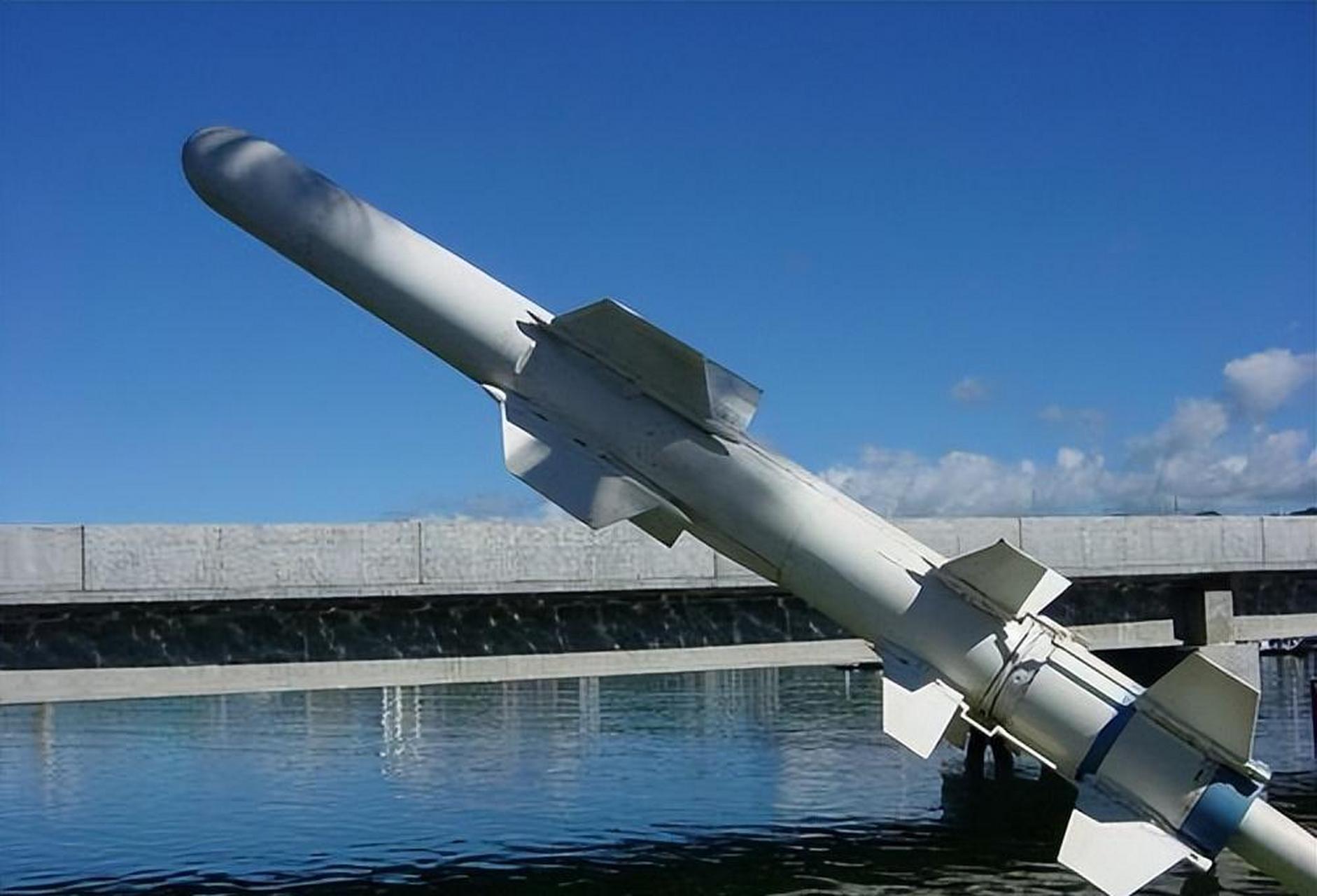 过去长期以来,美国就充当全球最大的搅屎棍,为确保其