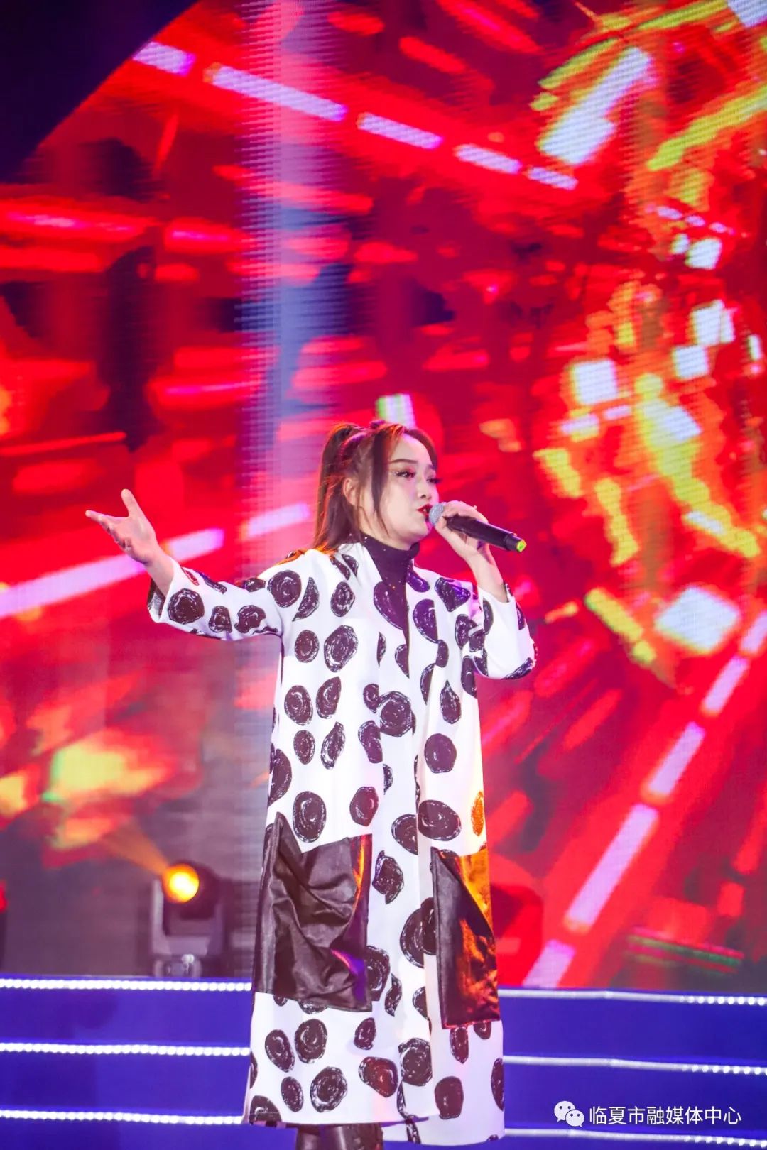 新年的气氛拉满!临夏市2023庆元旦·迎新年民谣演唱会激情唱响!