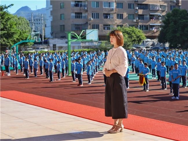萧江二中举行2021年秋季开学典礼暨教师节庆祝活动