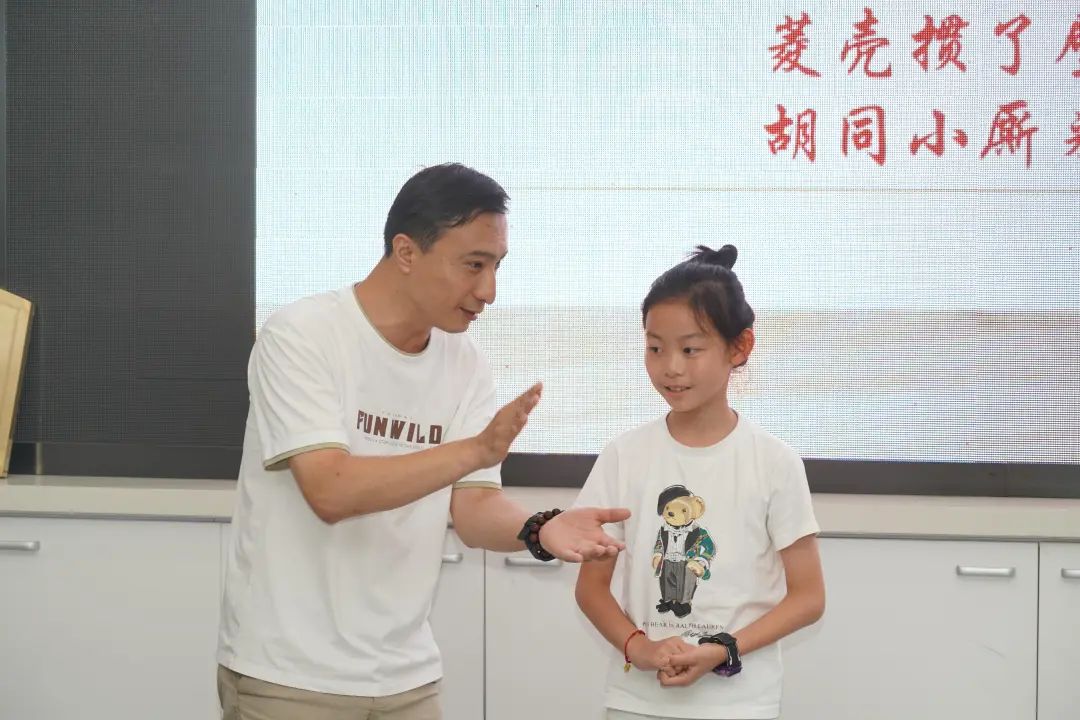 "美家美站"唱起《金陵塔》,带孩子走进沪语的魅力世界