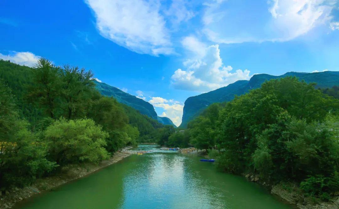 来万源龙潭河漂流,感受"夏季尾巴"的欢乐!