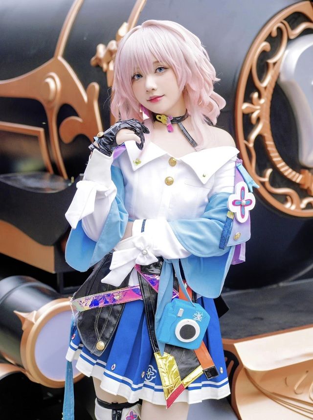 陈秋芳的三月七cosplay让粉丝们心动不已,因为太可爱了!