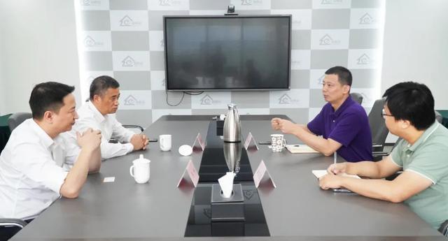 精工钢构集团总裁裘建华一行莅临筑集采进行业务交流