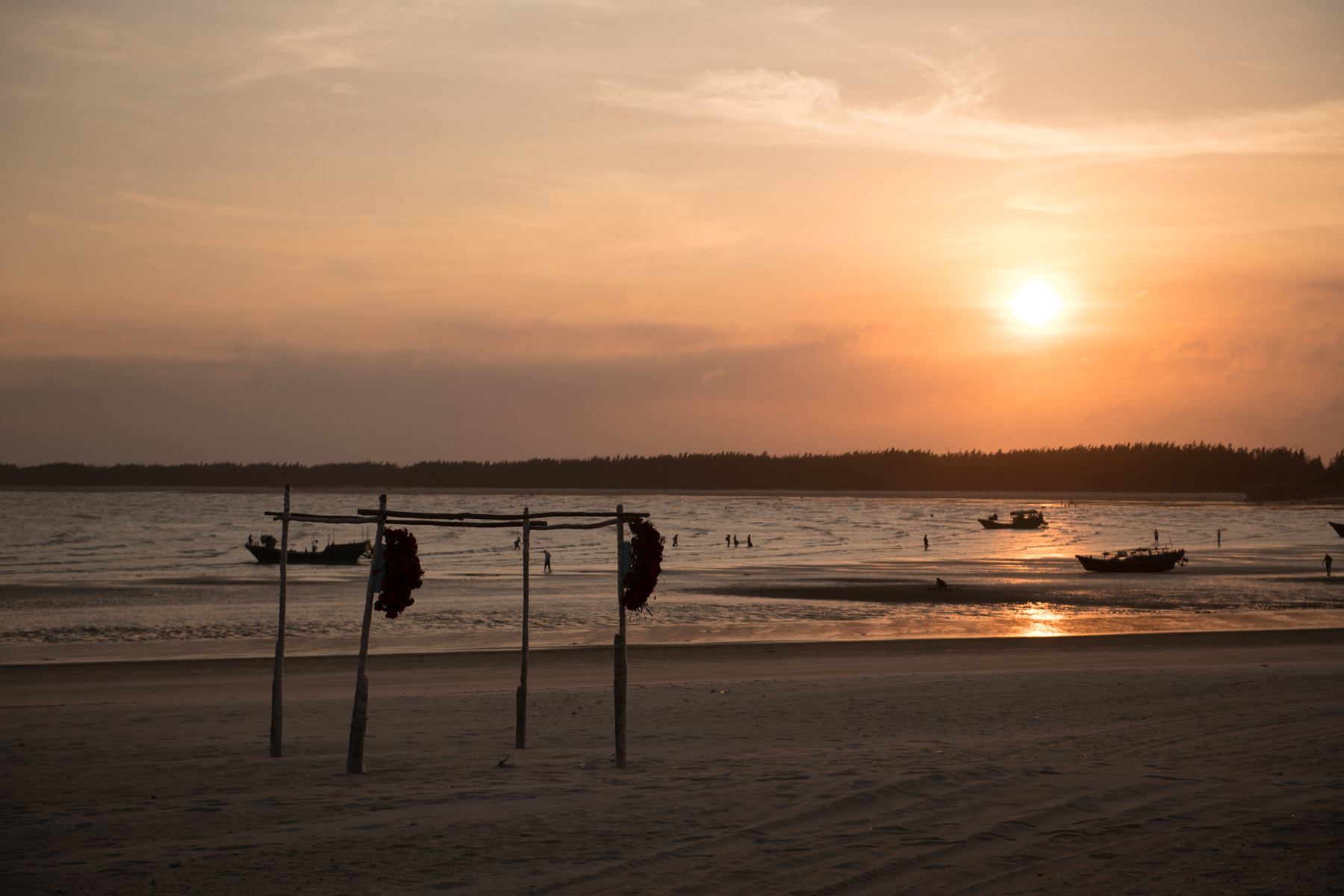 广东这个网红级的海滩,比马尔代夫还美,不出国就能享受到
