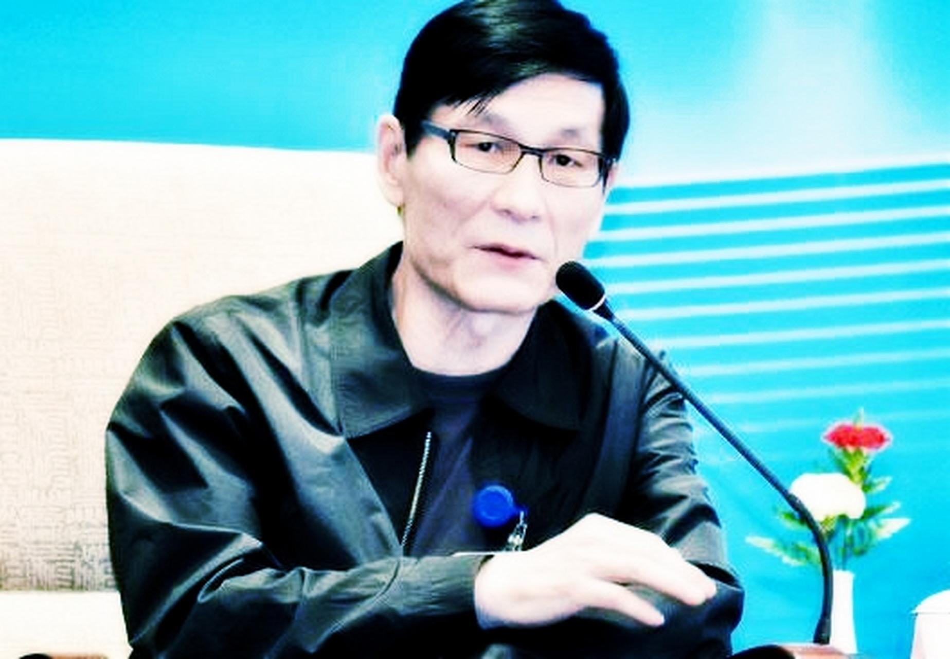 2014年,朱云来和马云出席深圳it领袖峰会,尽显两大商业巨头的气质与