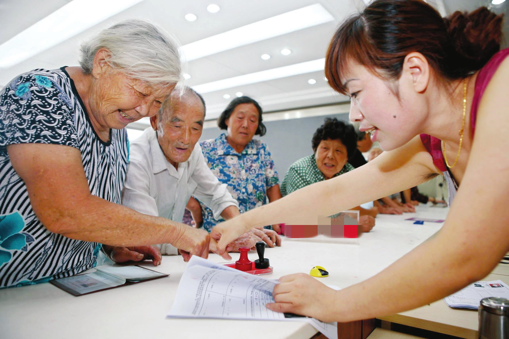 "不缴纳社保"的年轻人逐渐变多,以后老人谁来赡养?
