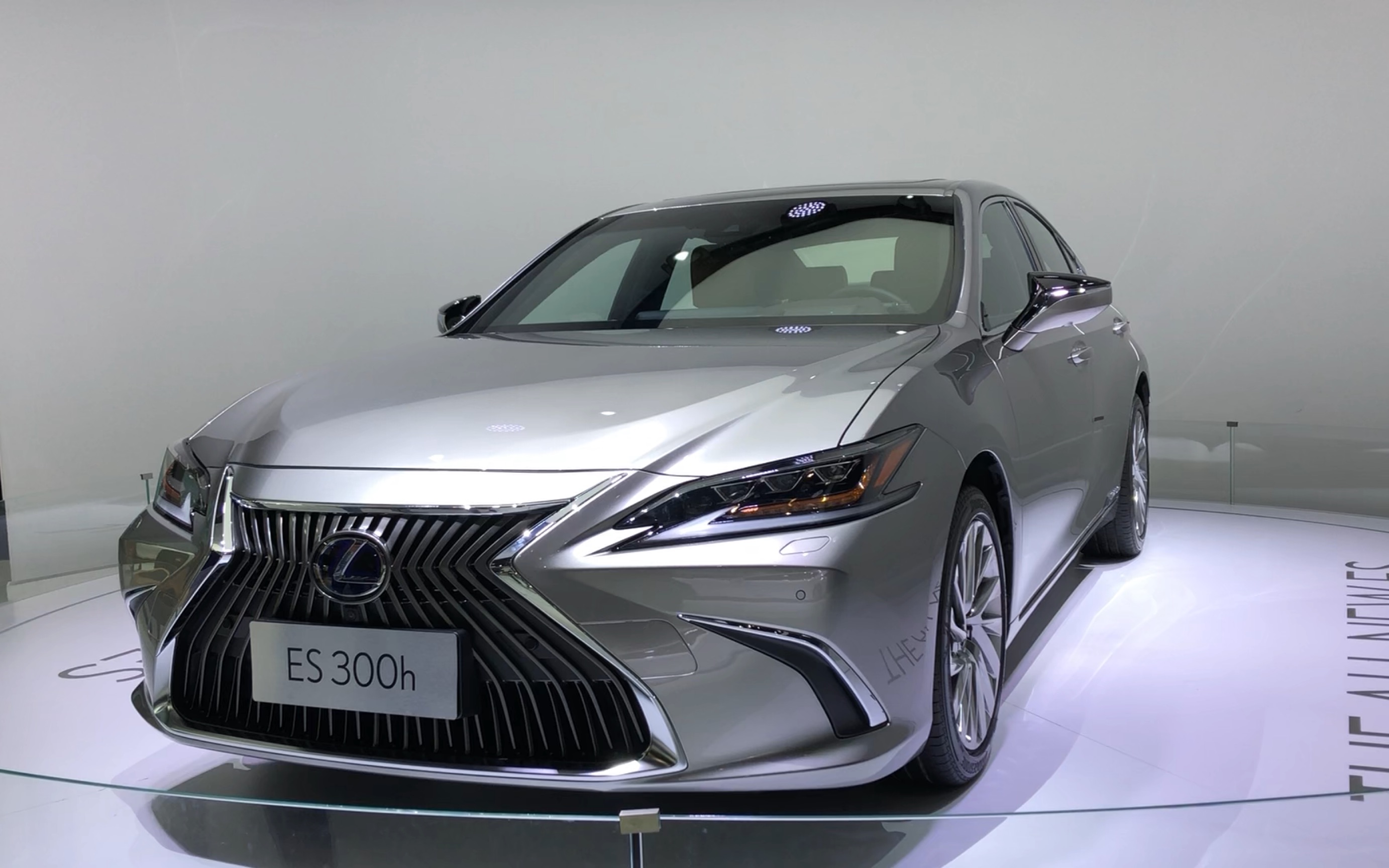 l……一连串英文的车 是什么车