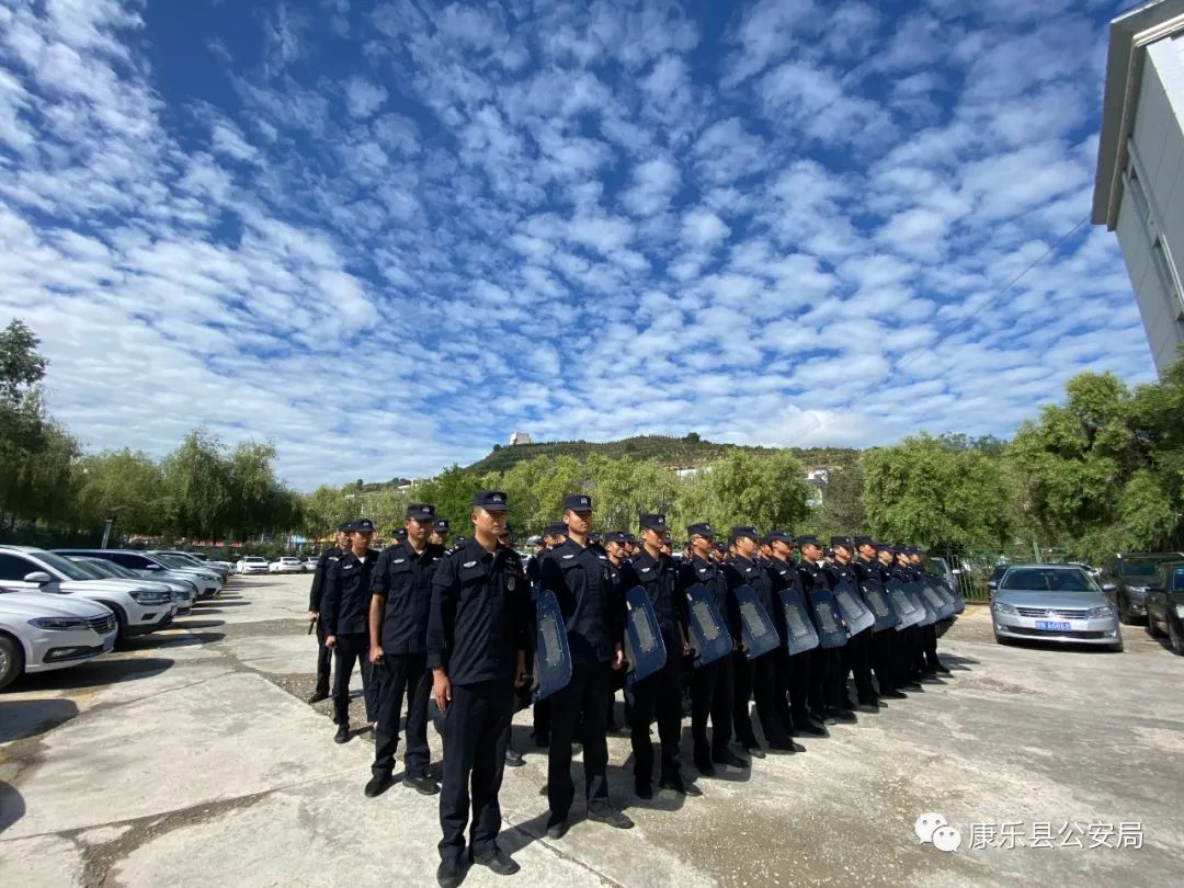 「全警实战大练兵」康乐县公安局应急处突大队开展夏季大练兵训练