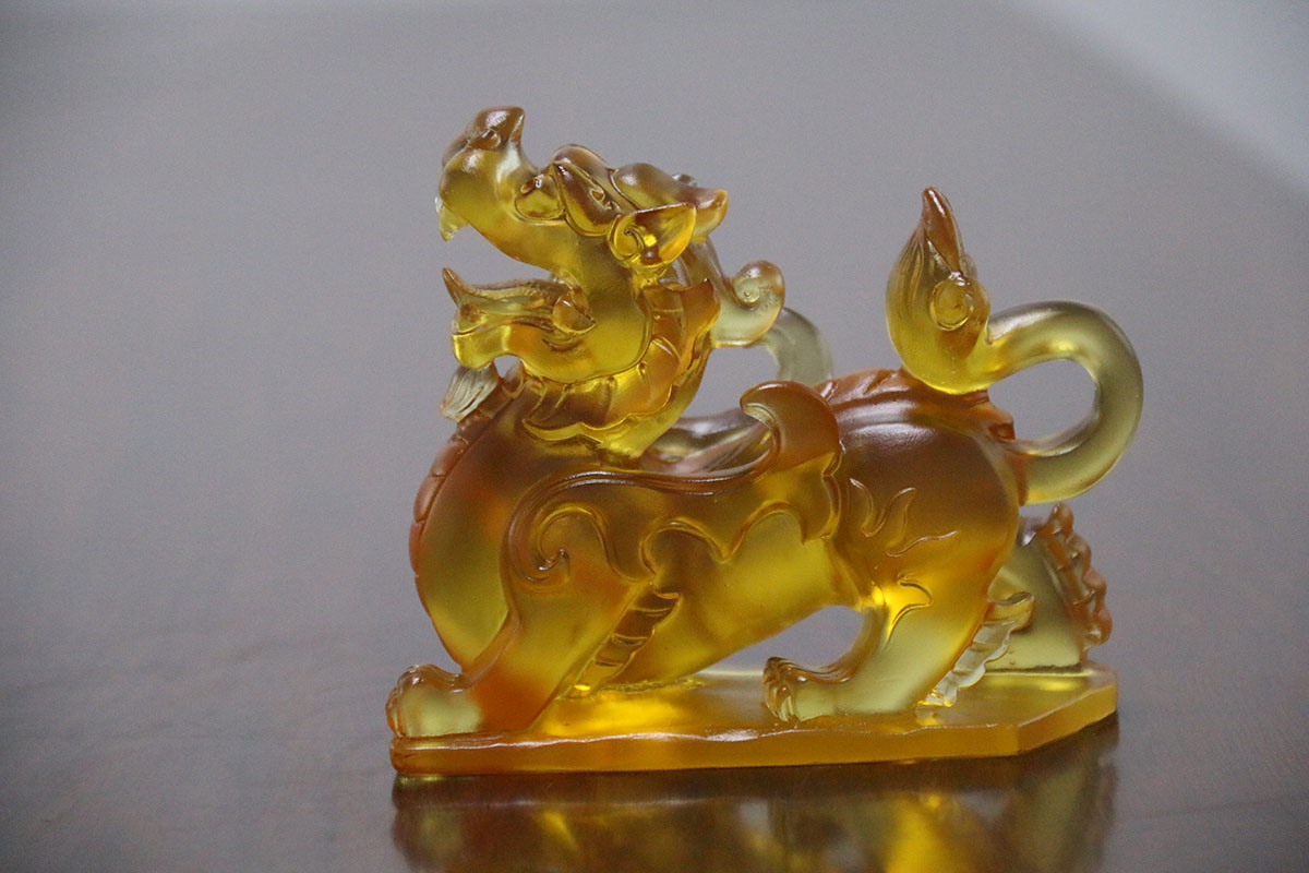 领略琉璃工艺品的魅力之处,琉璃礼品图片鉴赏