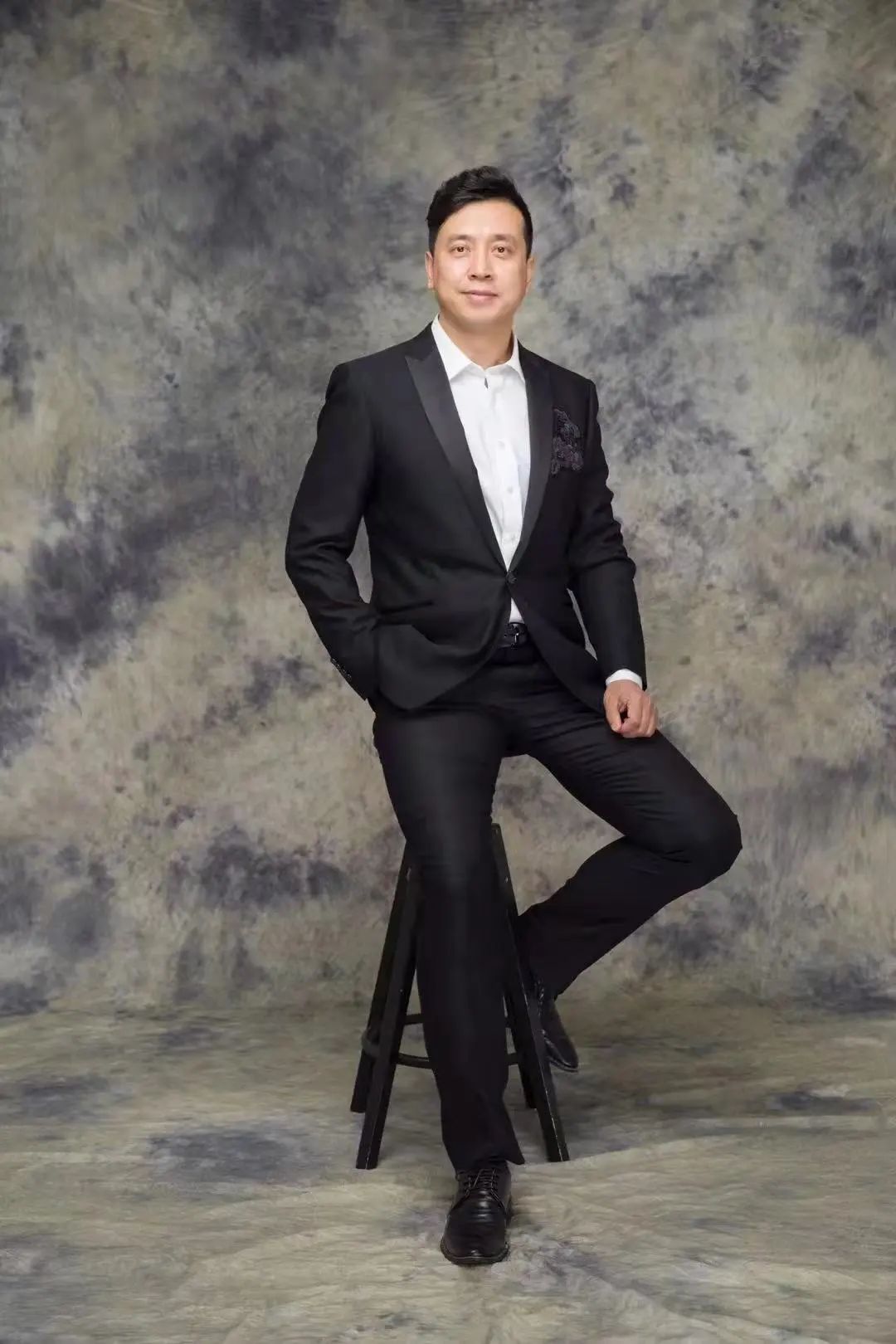 邓乔文演唱黄澈作词赵艳雯作曲邓乔文演唱刘丽杰原沈阳军区前进