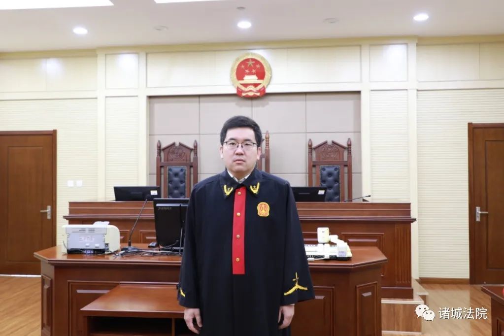 【身边的榜样】潍坊市法院系统"十佳青年法官"李翰林:服务基层群众