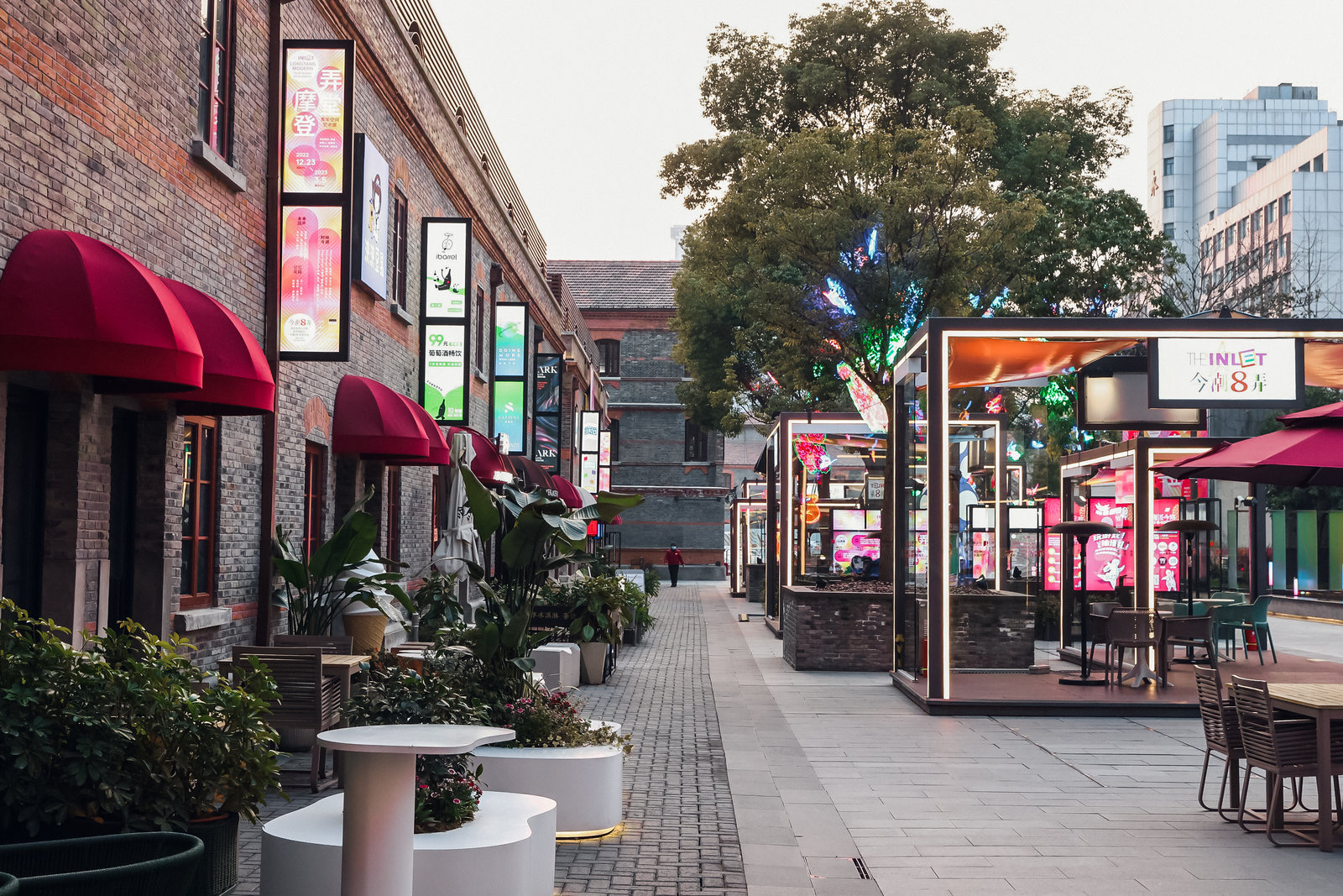 上海百年弄堂变身"摩登"艺术街区,青年共创赓续城市文脉