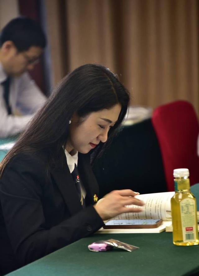 健美比赛坐在c位的人是谁?杭州举行三年来规模最大的健美裁判培训