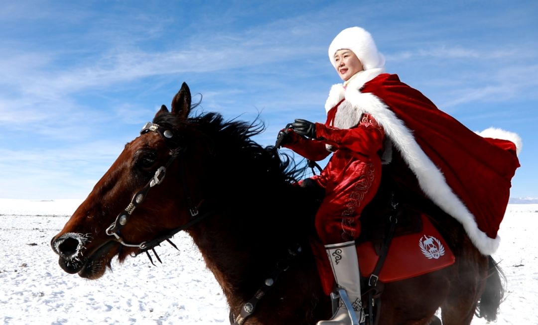 贺娇龙:伊犁的山水才是最大的"网红"