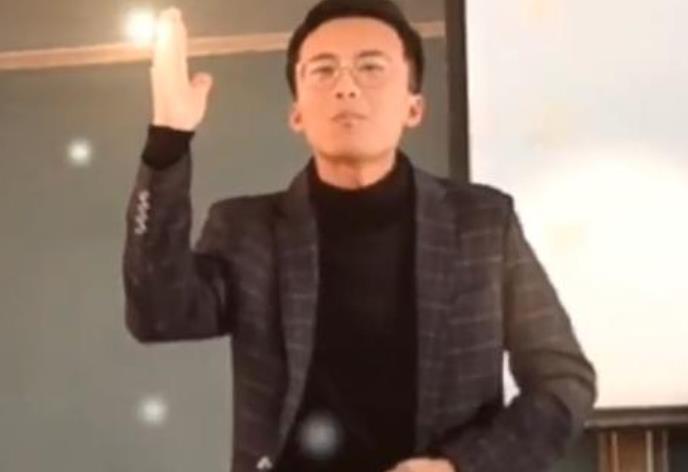 师生关系真融洽!孙卓选择回到深圳,班主任王老师发文告别太催泪