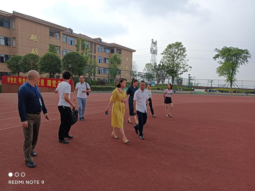 纳溪区人民政府副区长赵安清带队开展中高考考前安全检查