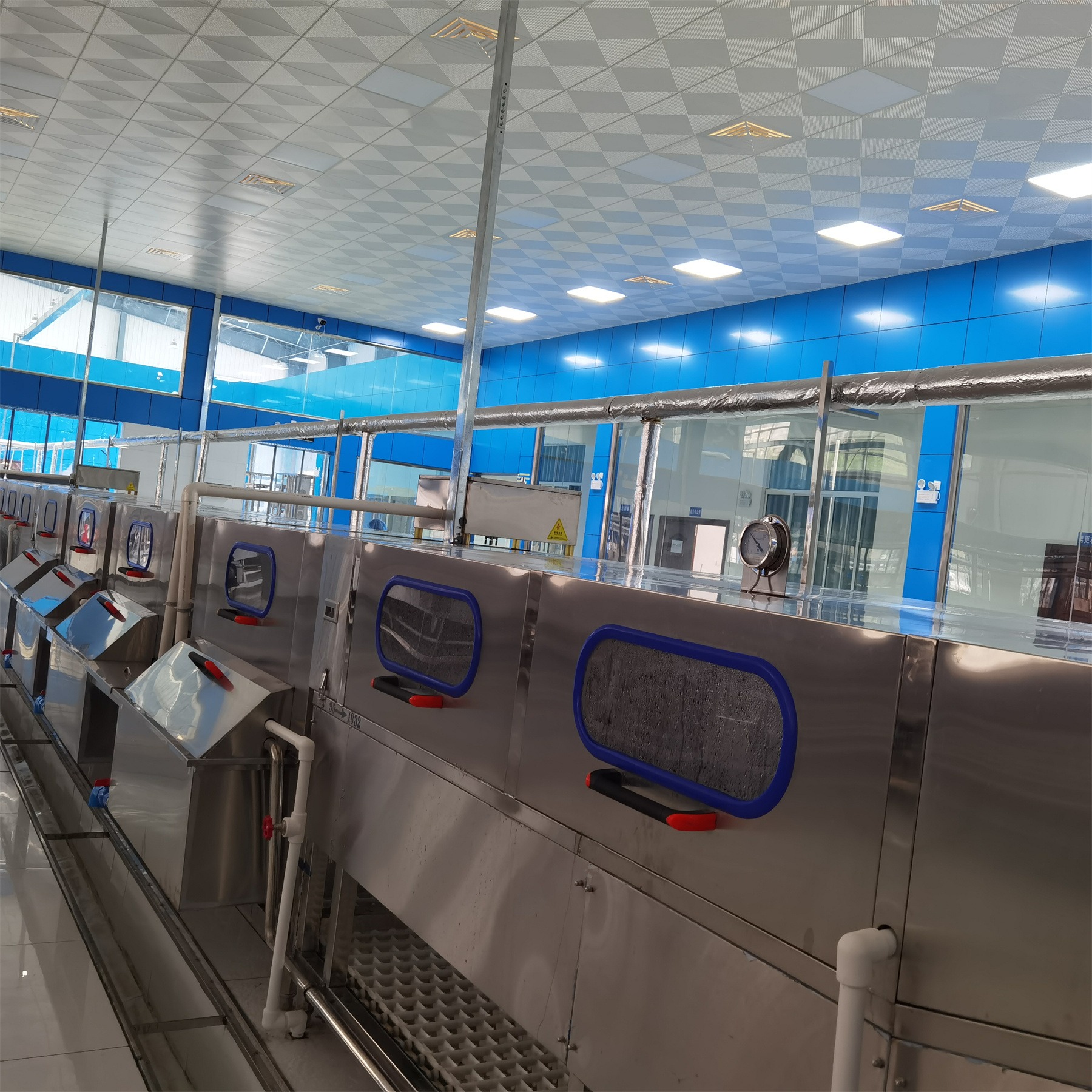 超大型洗碗机:解放双手,轻松清洁