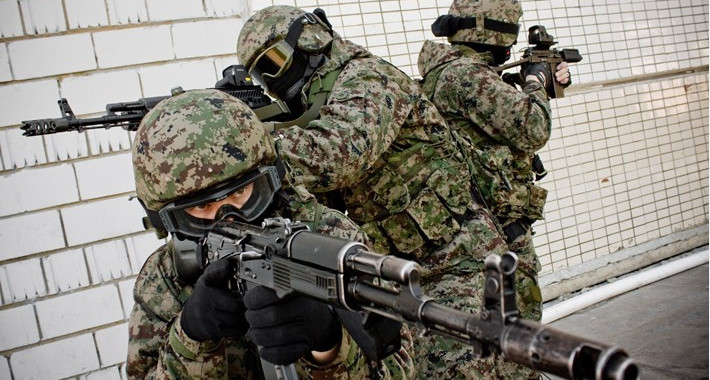 俄军2000名特种兵深入敌后 3个空中突击营正面强攻,乌军腹背受敌