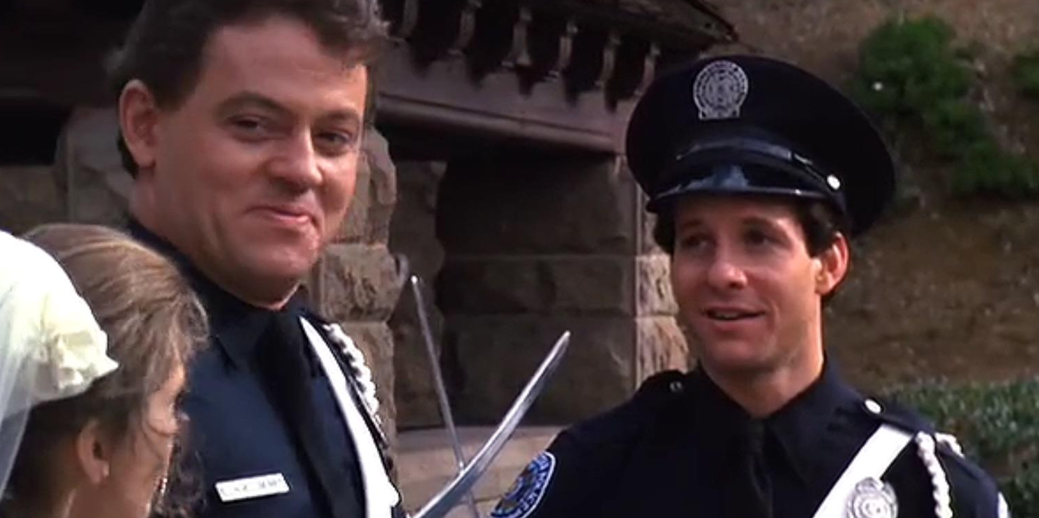 许多喜剧片搞笑热梗来自于这部电影,经典喜剧-警察学校