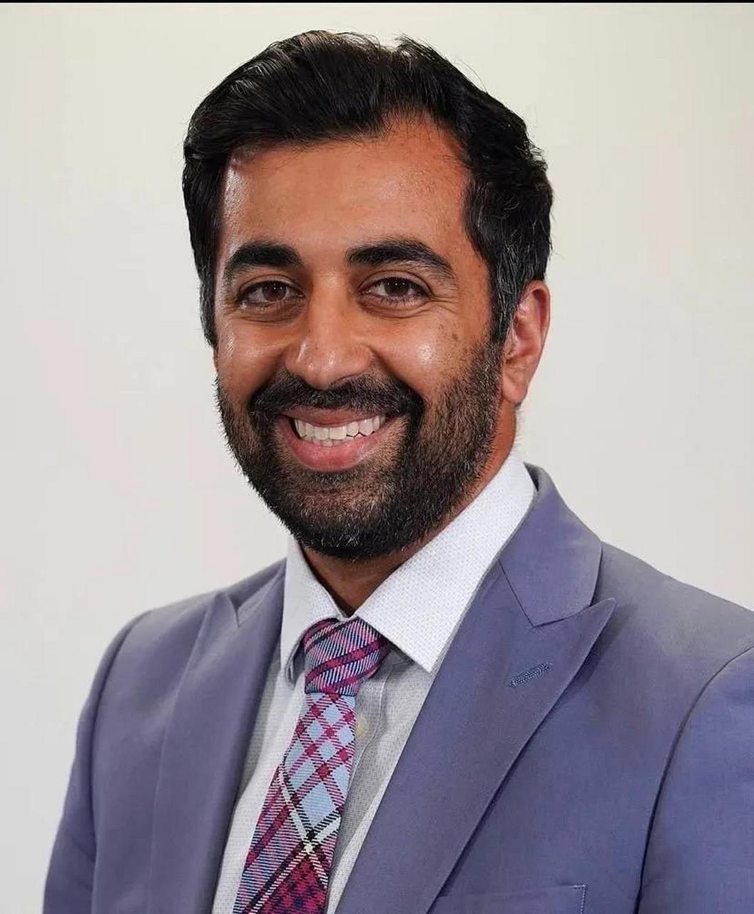 巴基斯坦裔的苏格兰总理要求印度裔的英格兰首相:苏格兰公投 大英岛国