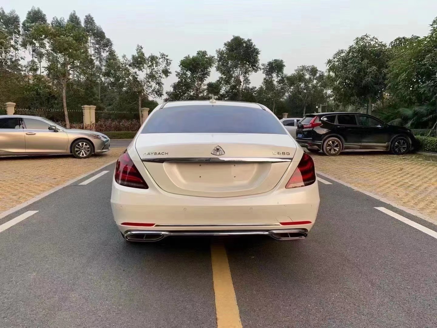 21款奔驰迈巴赫s680仅售99万,堪称"行走的陆地头等舱"