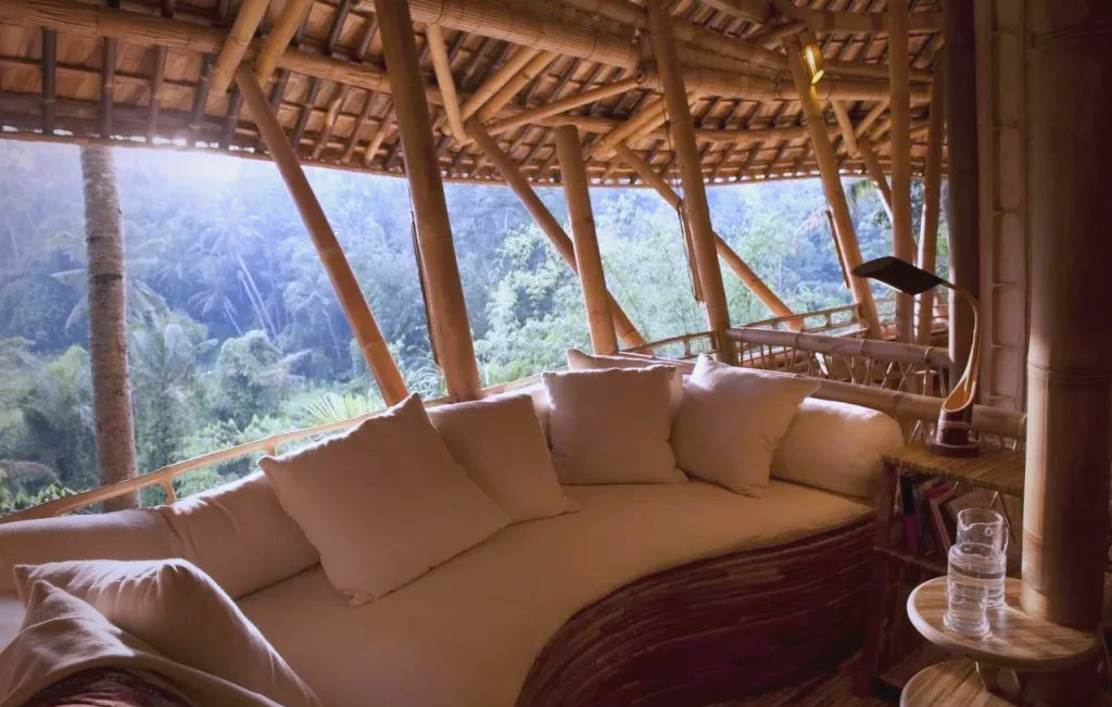 绿村竹屋:巴厘岛的生态秘境与竹制艺术