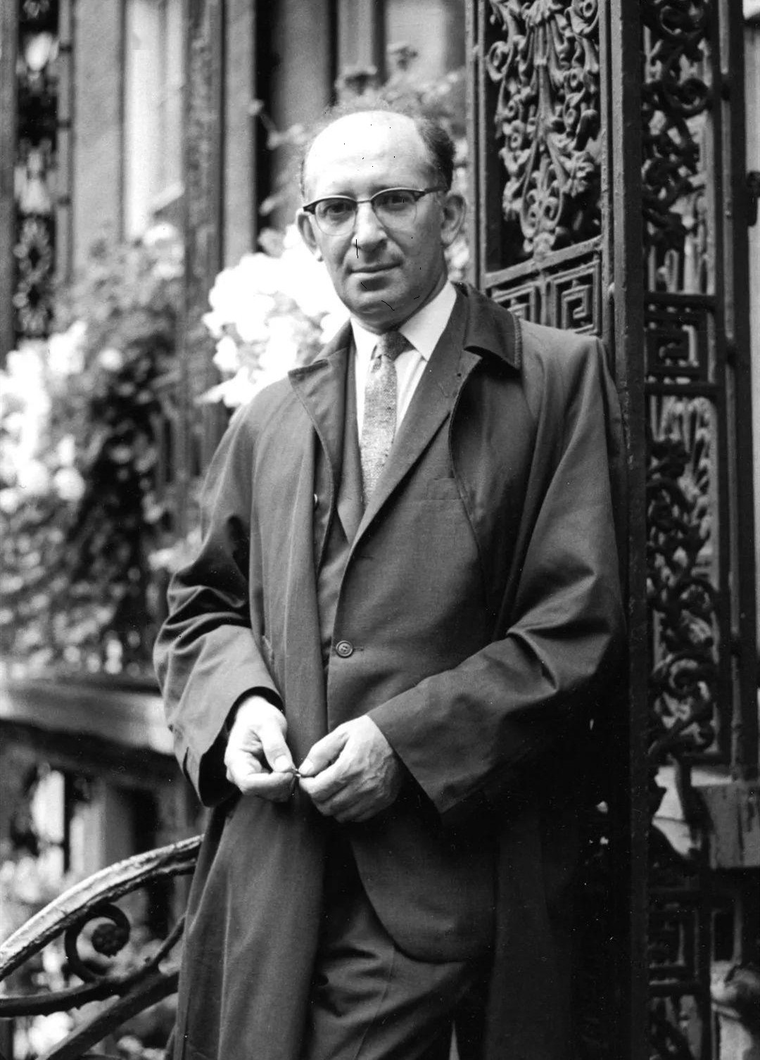 美国犹太裔作家,索尔·贝娄十句话,充满存在主义,细品深入人心