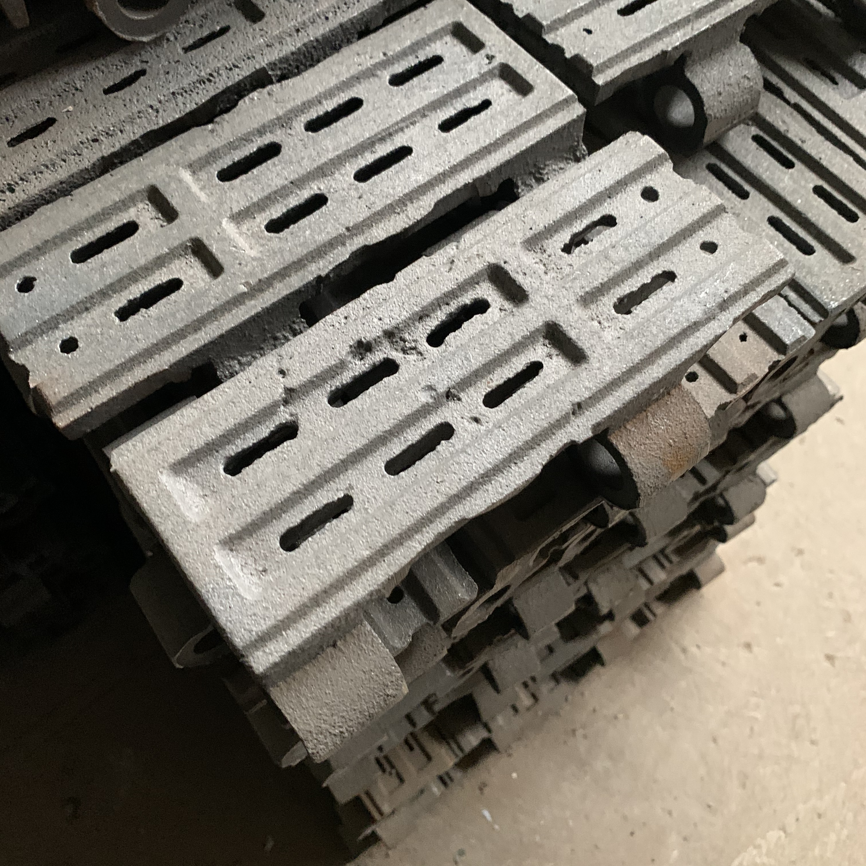 锅炉炉排片 横梁 四爪 往复 三爪炉排片厂家