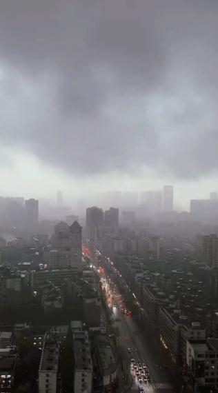 2021武汉暴雨图片