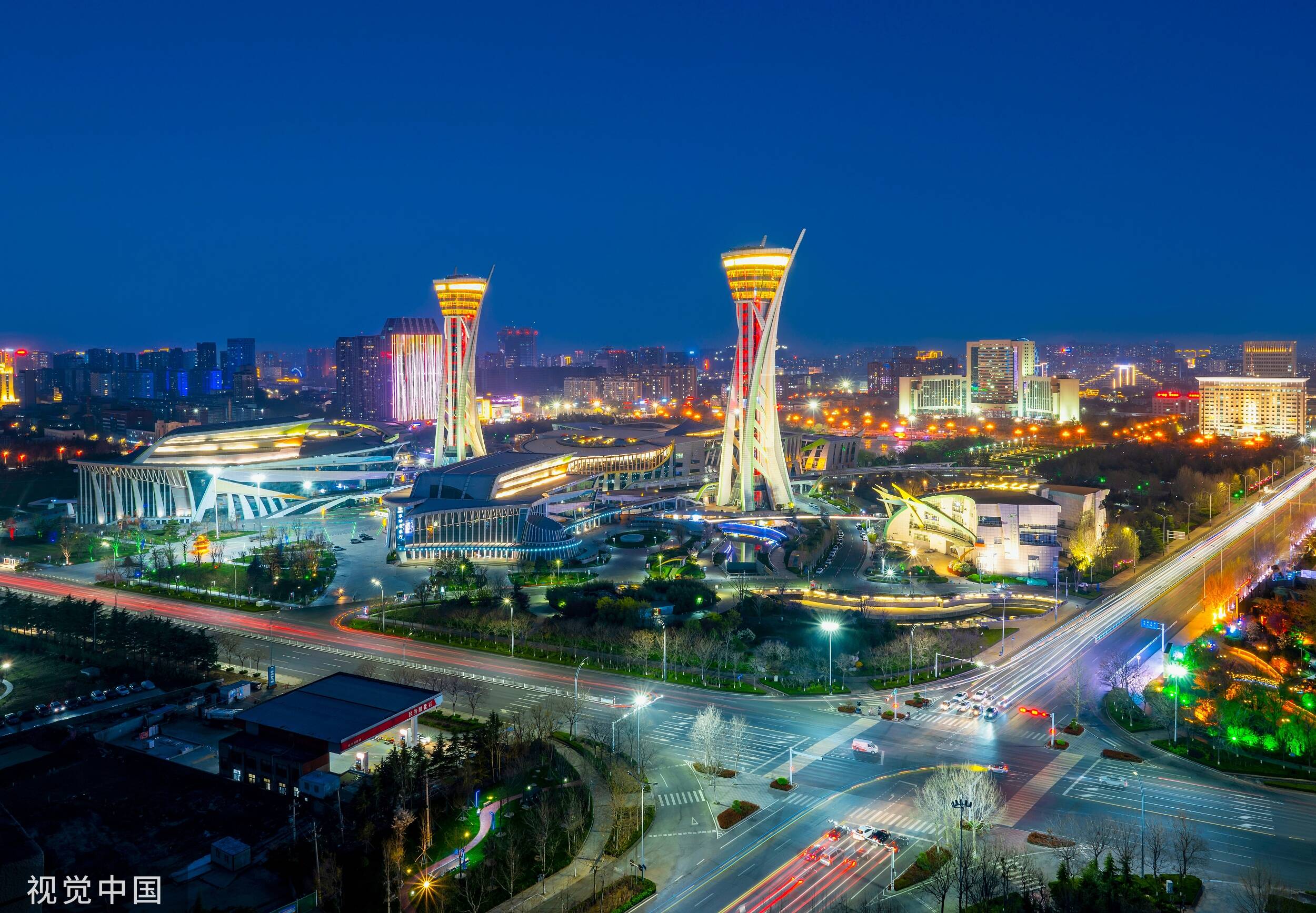 闪电评论|在"营商"中"赢商" 共赴发展春天