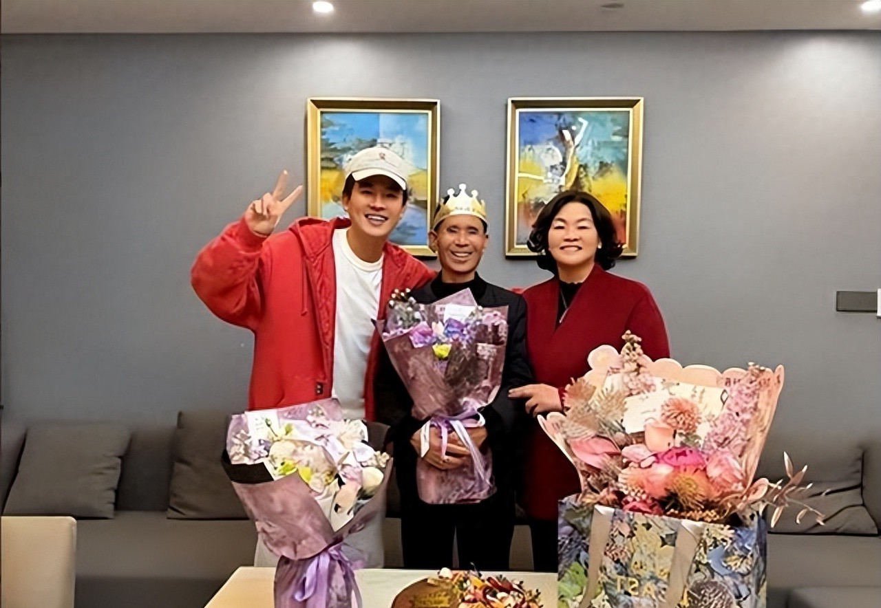 欧豪回归家庭:生日,扫墓见证亲情