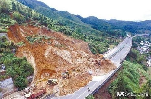 桦甸市国道(g334线)红石砬子镇境内发生山体滑坡地质灾害