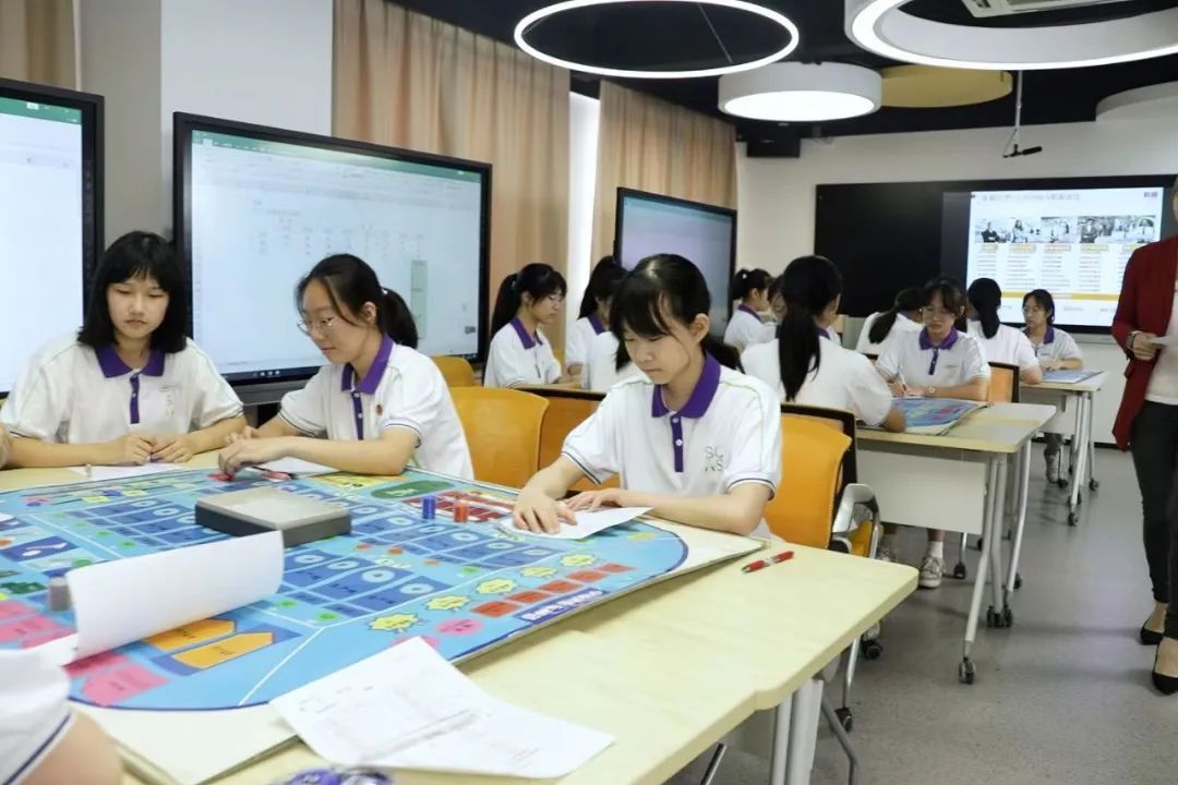 【资讯】上海商业会计学校中高职贯通专业招生啦 ——"荷"你一起,拥抱